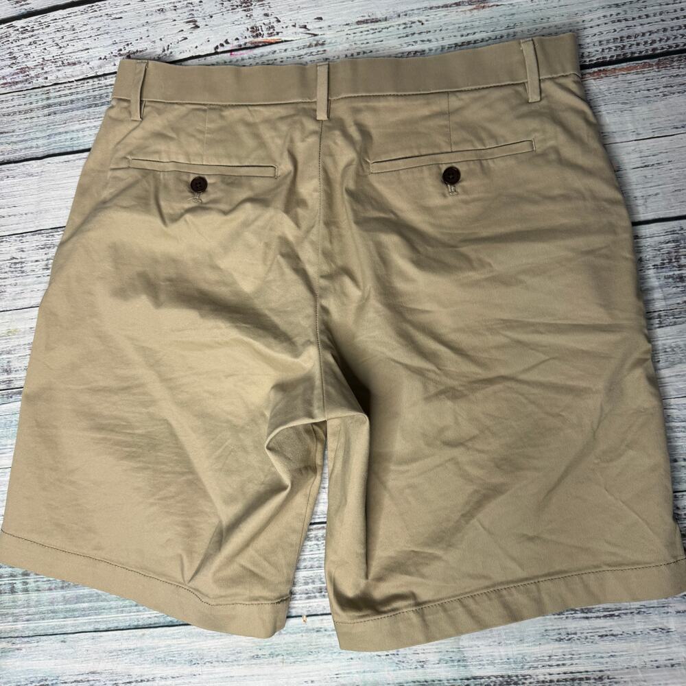 Banana Republic 9" Shorts Khaki Men's 33 - Picture 2 of 3